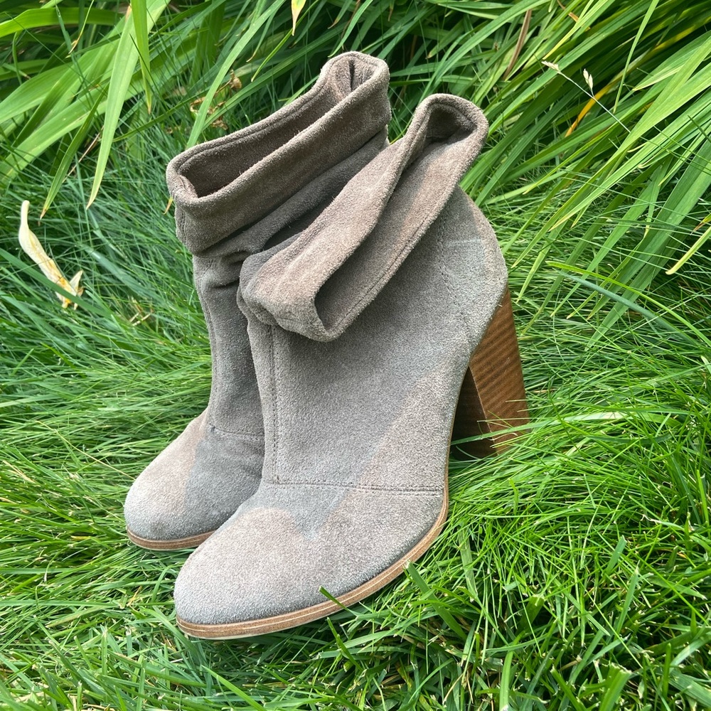 Lydia brand grayish brown suede heeled boots